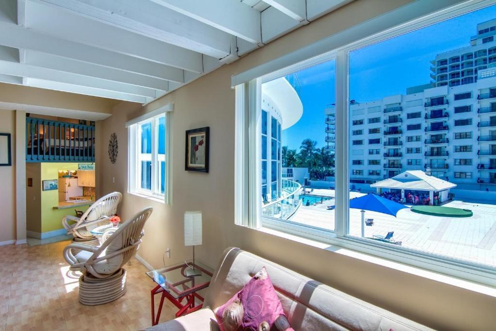 Castle L1 Double-Loft Condo With Beach Access, Pool, Tennis And Free Parking! Μαϊάμι Μπιτς Εξωτερικό φωτογραφία